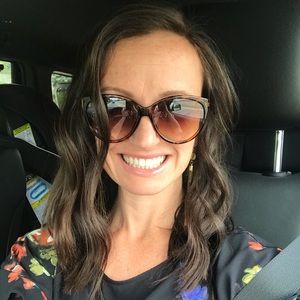 Meet your Posher, Stephanie